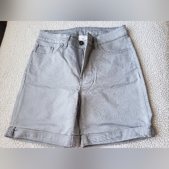 NWOT Parasuco Jean - Shorts - Size 8 - Picture 3 of 3